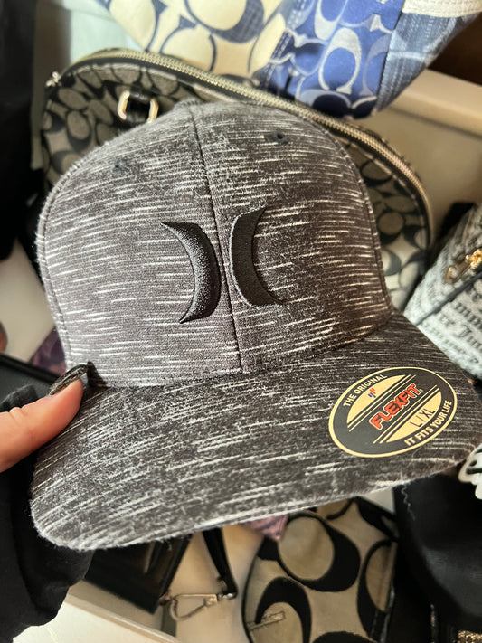 Hurley - Fitted Hat